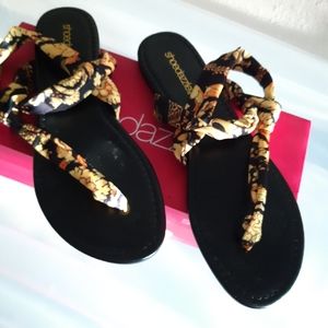 Shoe Dazzle Womens Flat Lillianne Sandals Size 9 New In Box #YY949